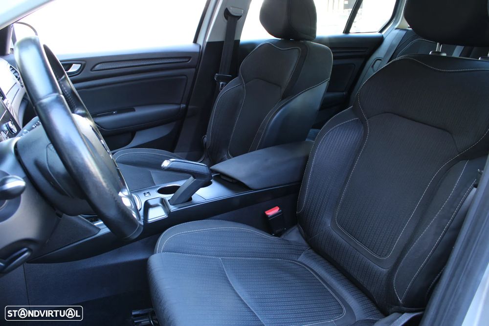 Renault Mégane Sport Tourer ENERGY dCi 110 EDC INTENS - 23