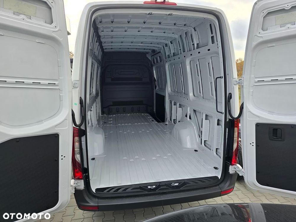 Mercedes-Benz Sprinter - 6