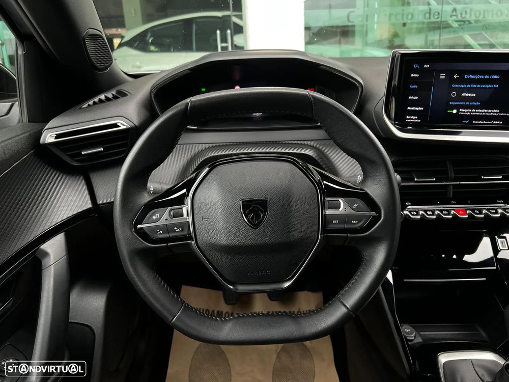 Peugeot 2008 1.2 PureTech Allure - 32