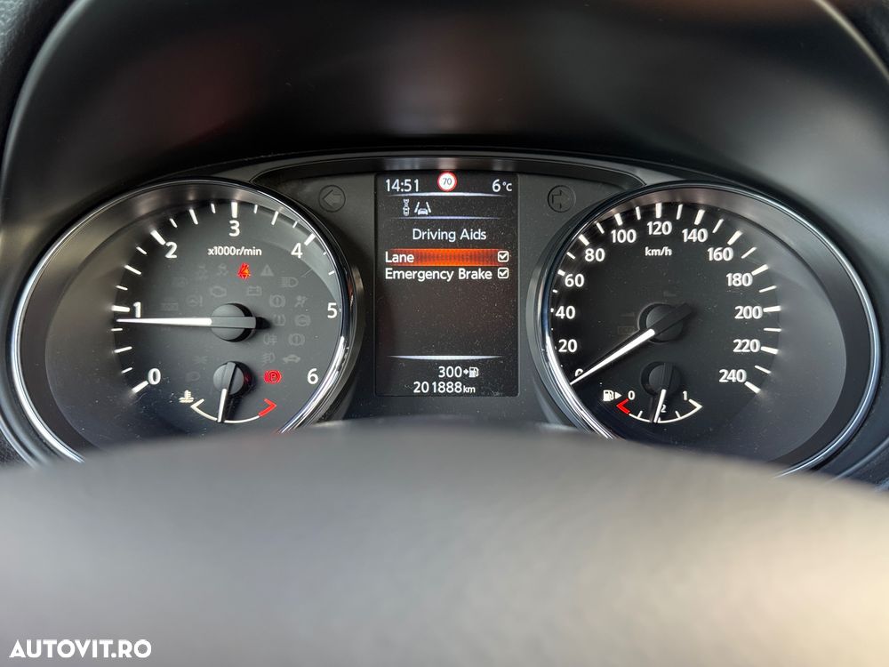 Nissan Qashqai 1.6 DCI N-Connecta - 25