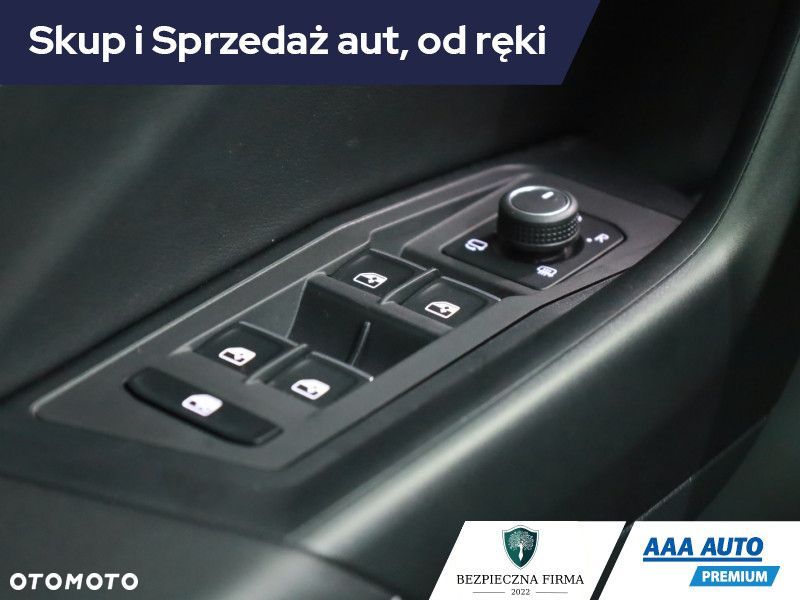 Volkswagen T-Roc - 16