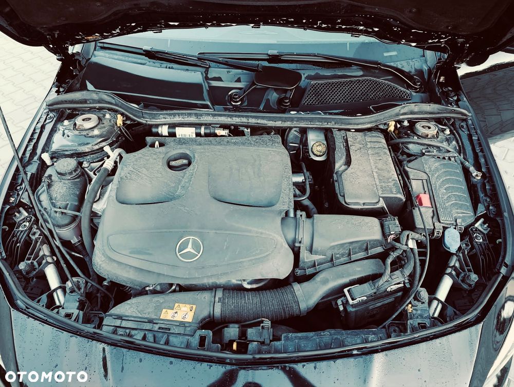Mercedes-Benz CLA 180 7G-DCT AMG Line - 13