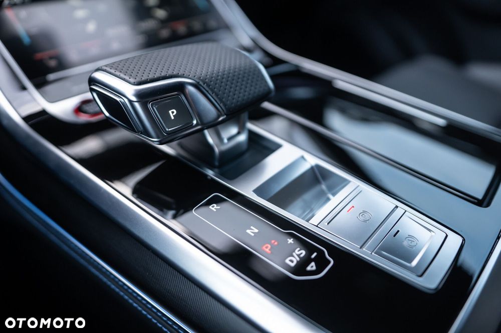 Audi RS Q8 - 26