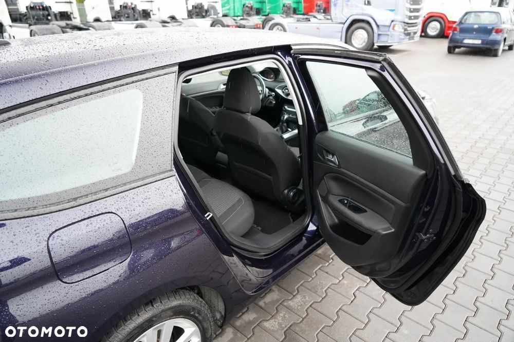 Peugeot 308 BlueHDi 130 EAT6 Stop & Start Active Business-Paket - 33