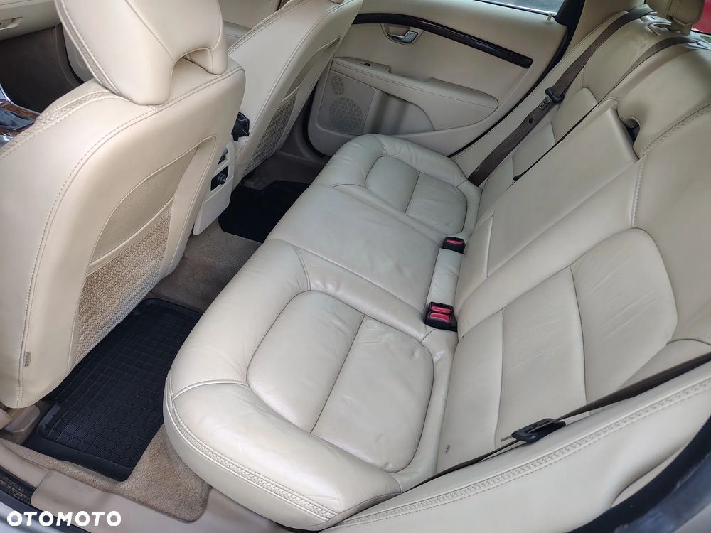 Volvo XC 70 3.2 AWD Momentum - 8