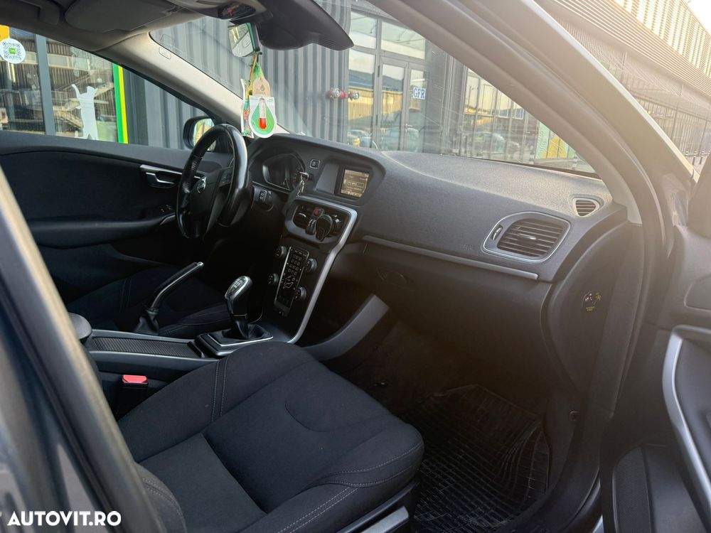 Volvo V40 D2 - 4