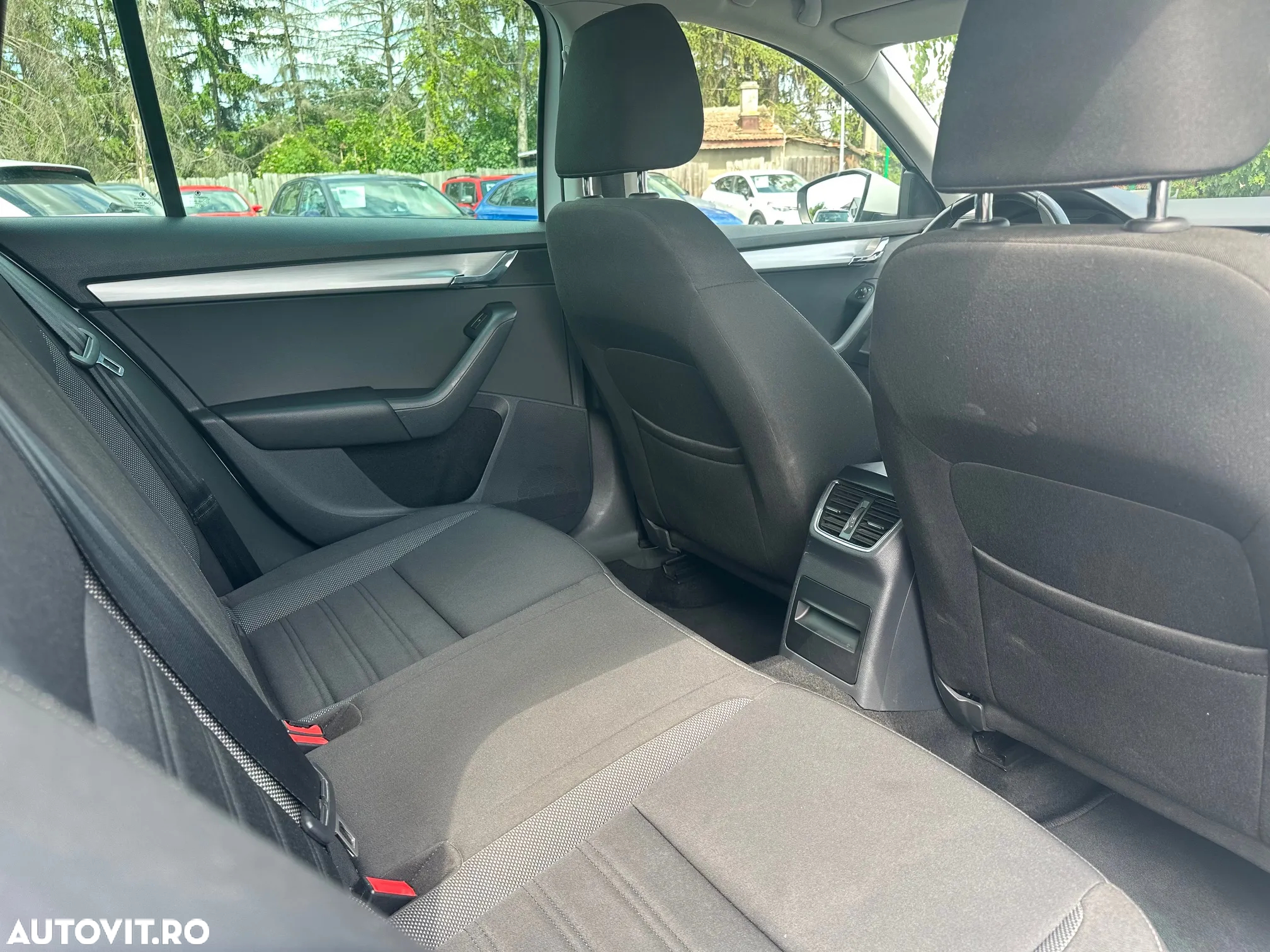 Skoda Octavia Combi 1.6 TDI DSG Style - 16