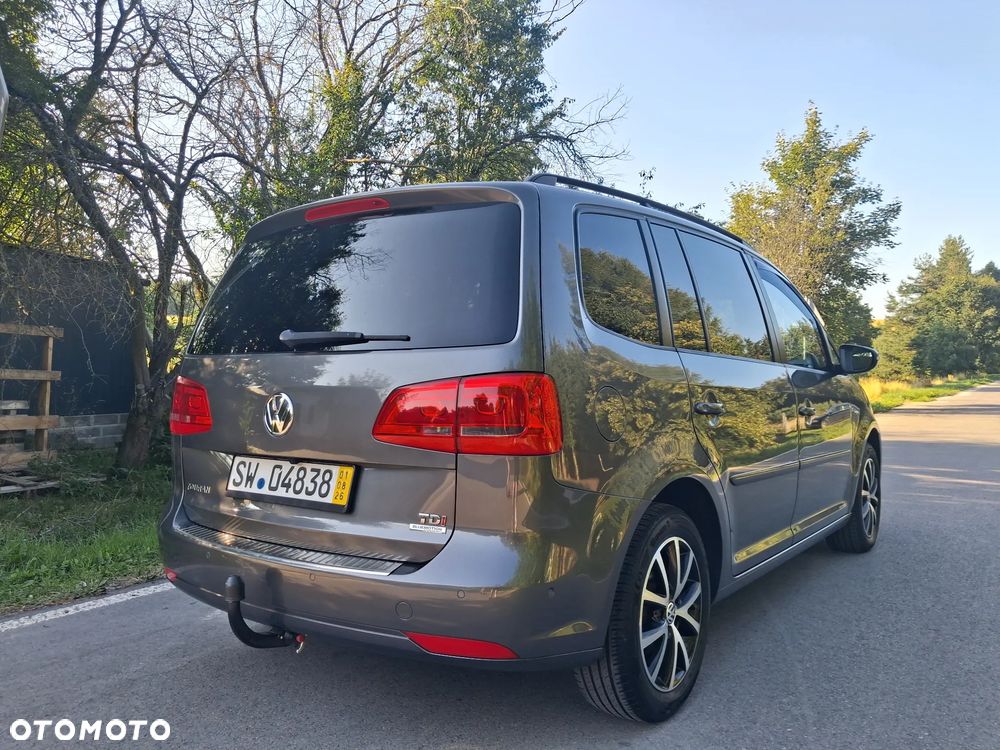 Volkswagen Touran - 11