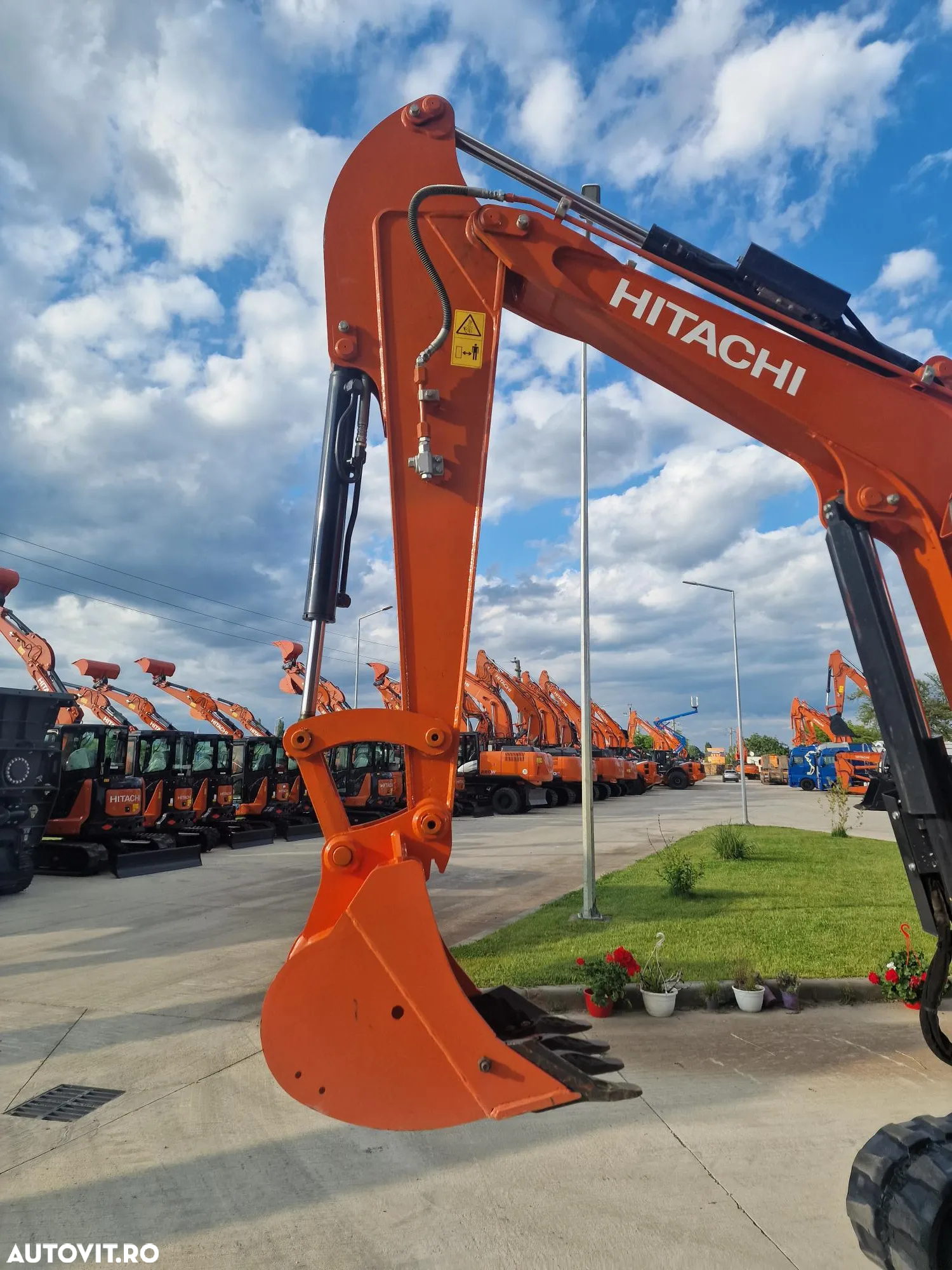 Hitachi ZX48, 5 TONE, 2023, 826h, CUPA NOUA,  44900 EUR+Tva, inst picon, senile 90% ok, computer de bord, produs in JAPONIA, CA SI NOU, posibilitate lkeasing 4 ani-PROMOTIE 44900 EUR+Tva - 4