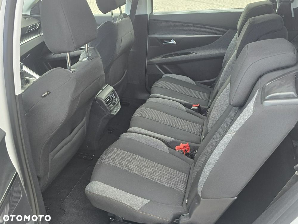 Peugeot 5008 - 19