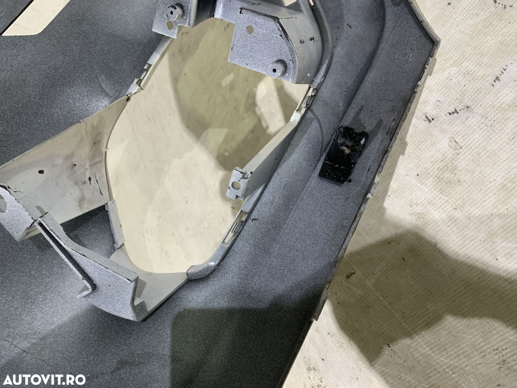 Bara fata Ford Kuga, 2017, 2018, 2019, cod origine OE GV44-17757-V, cu gauri pentru spalatori faruri si senzori de parcare (4). In stare foarte buna. - 13