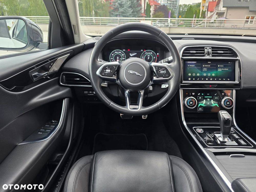 Jaguar XE 2.0 D180 R-Dynamic S - 7
