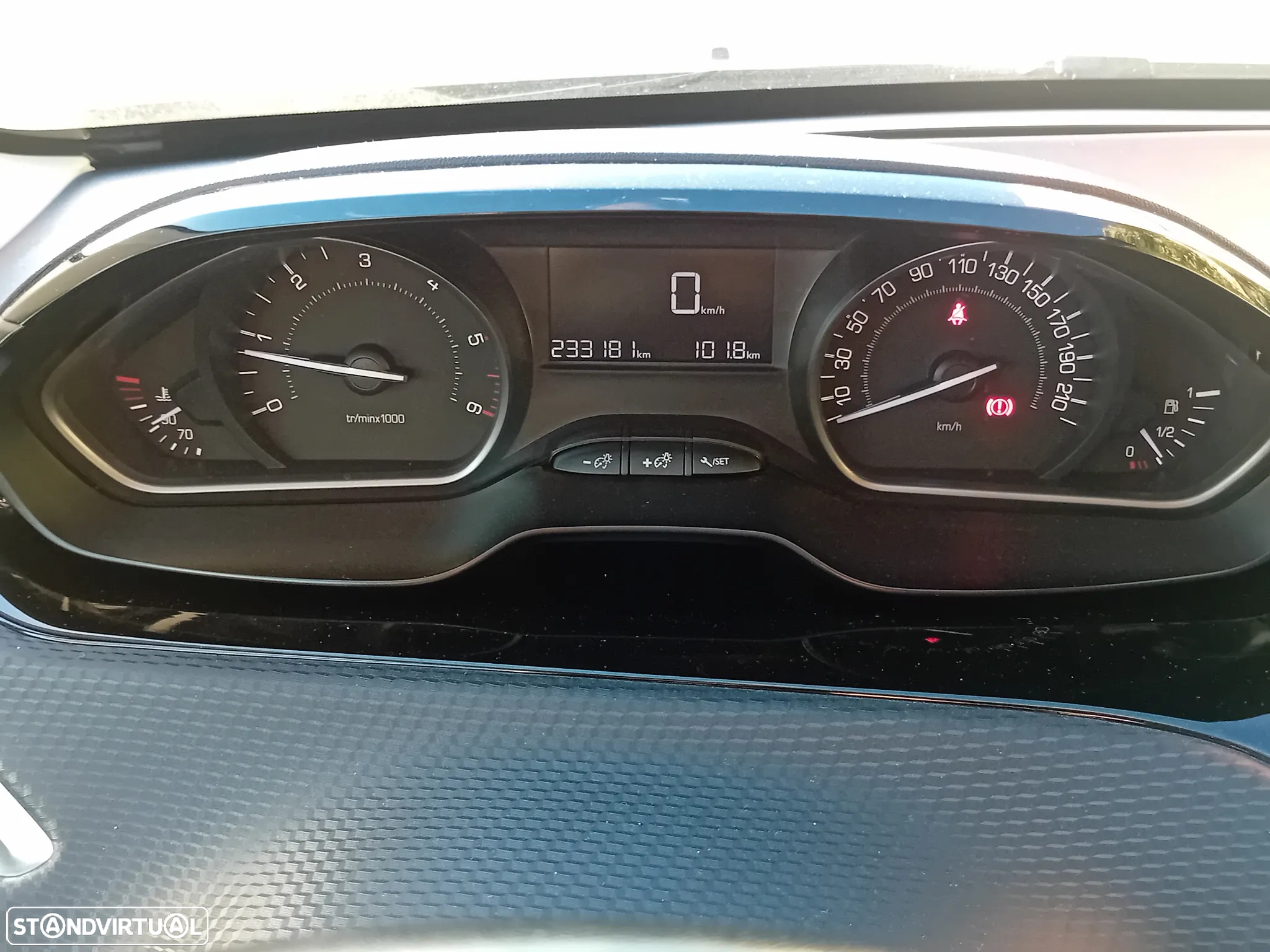 Peugeot 2008 1.6 BlueHDi Style - 29