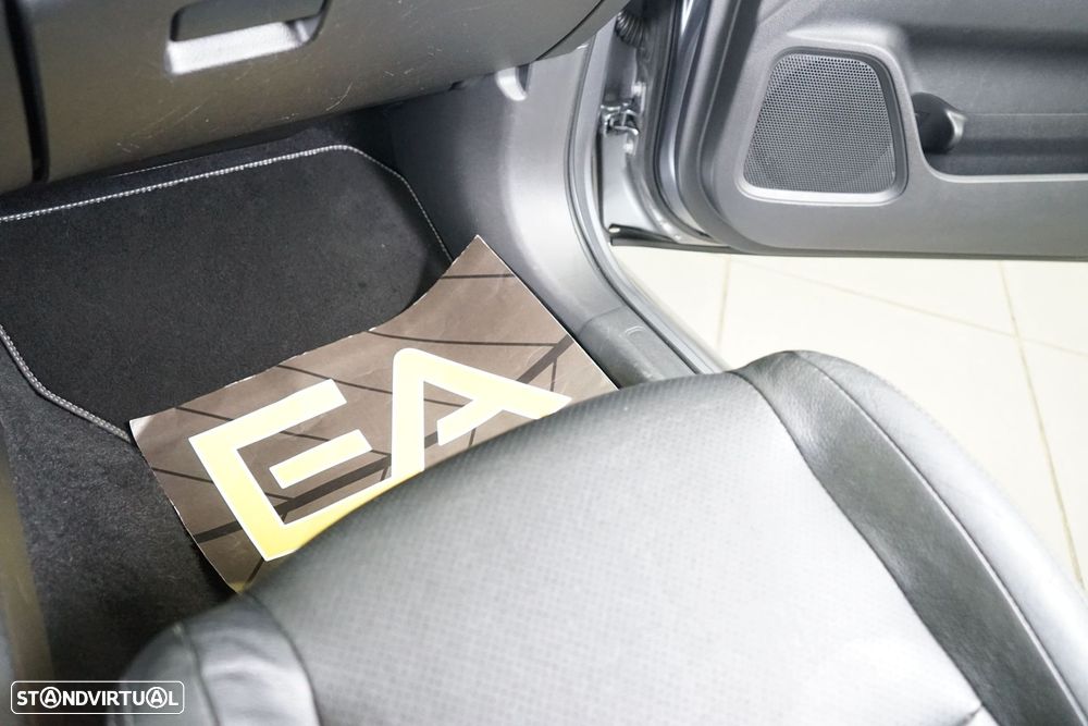 Mitsubishi Outlander 2.0 4WD Plus - 36