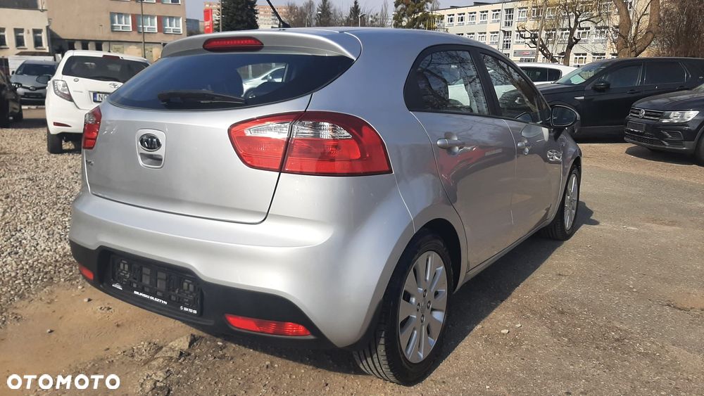 Kia Rio 1.2 Attract - 4