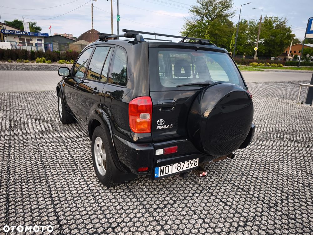 Toyota RAV4 2.0 D-4D 4x4 - 2