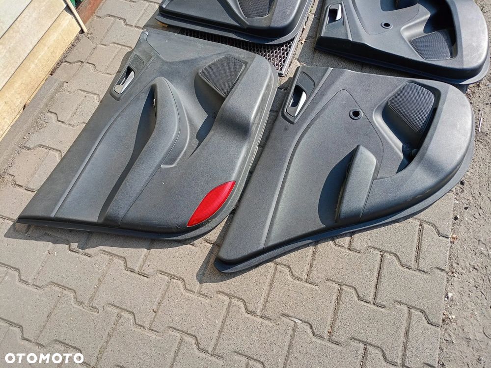BOCZEK TAPICERKA DRZWI PRZÓD  HYUNDAI I20 II - 4