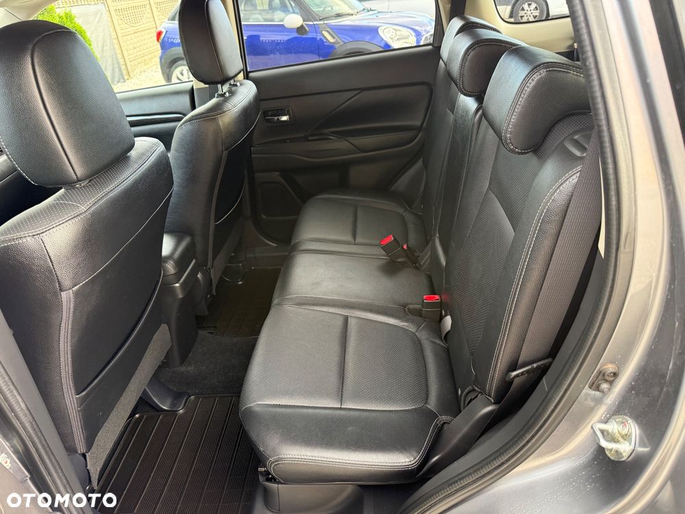 Mitsubishi Outlander - 17