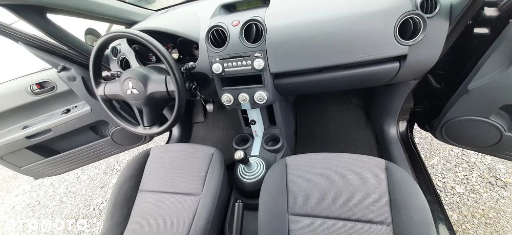 Mitsubishi Colt - 33