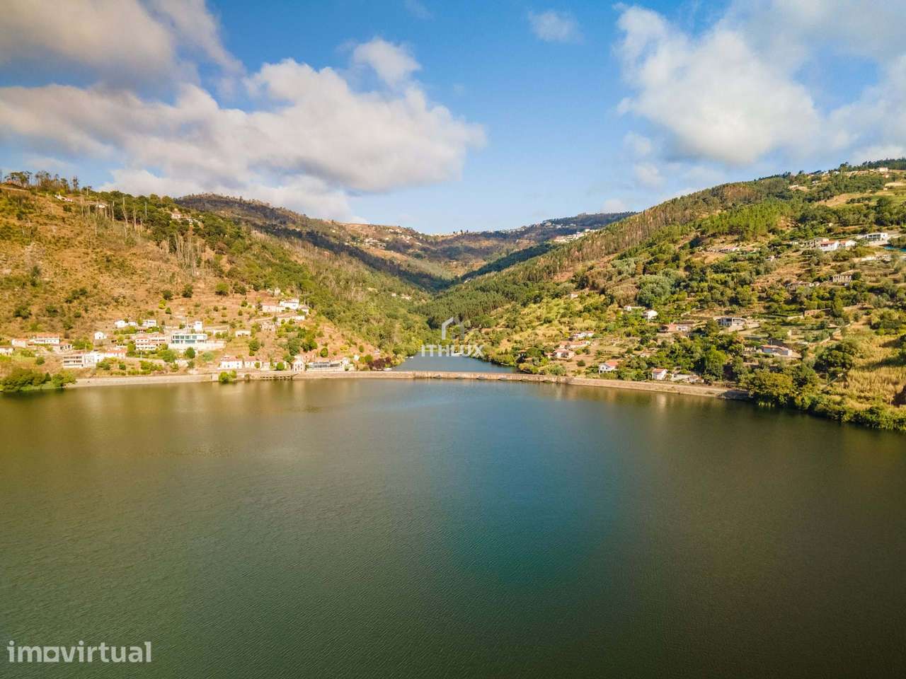 Terreno urbano com 4.972 m2 , vista para o rio Douro, localizado em Ca - Grande imagem: 4/21