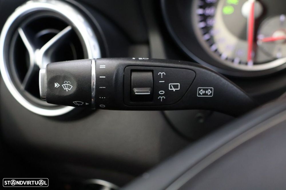 Mercedes-Benz GLA 180 CDi - 14