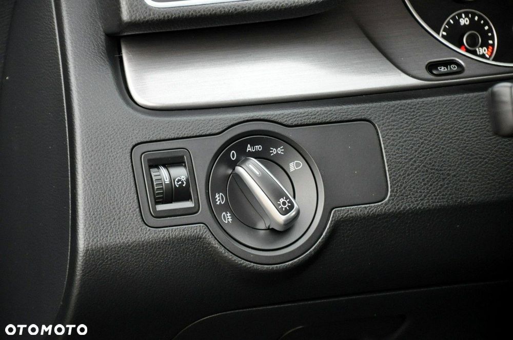 Volkswagen Passat - 37