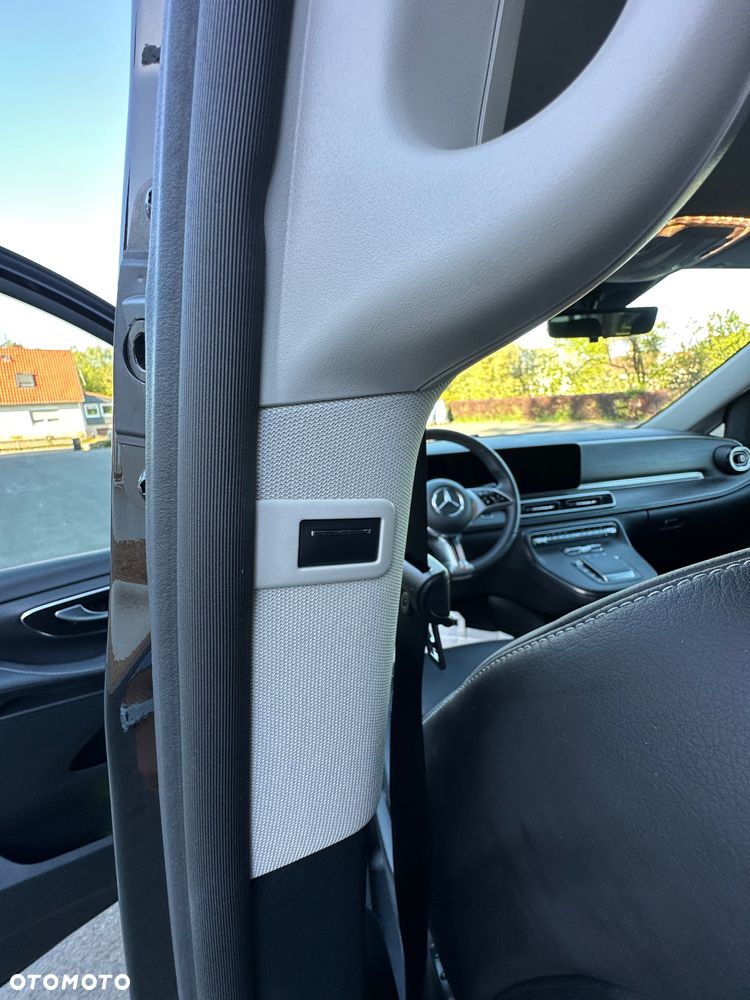 Mercedes-Benz Klasa V 300 d extralang 9G-TRONIC Avantgarde - 16