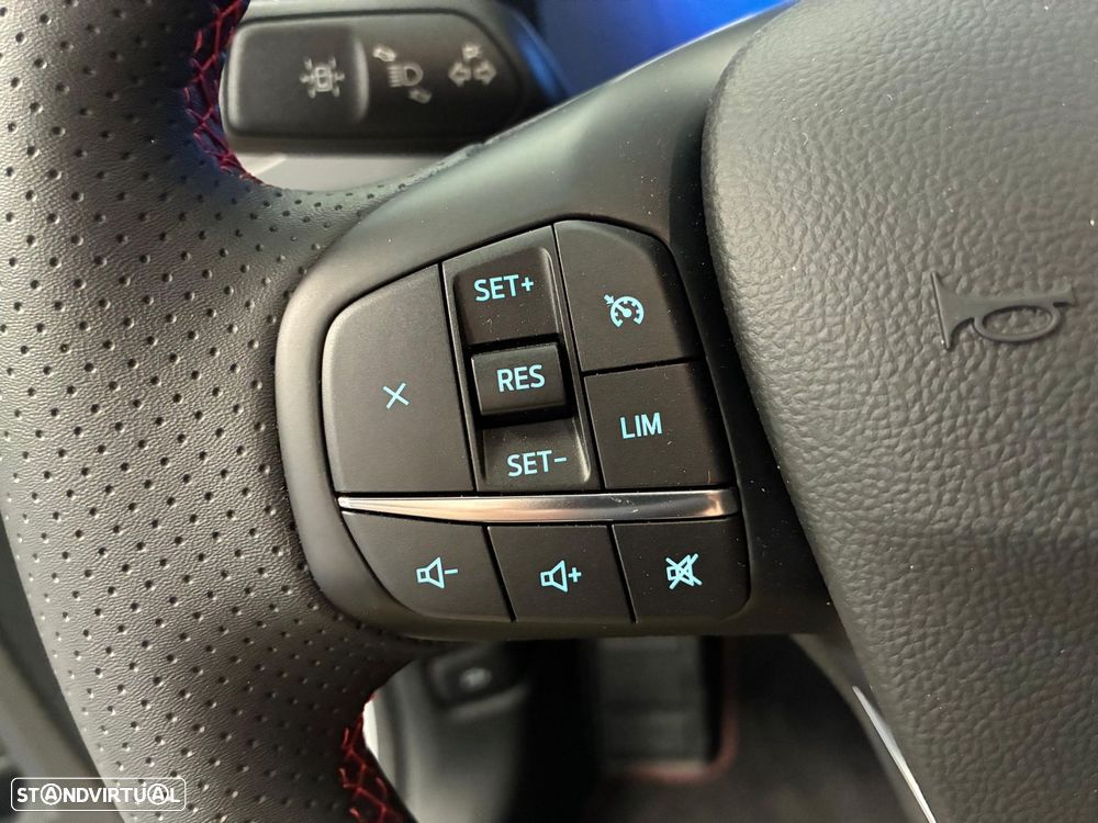 Ford Kuga - 26