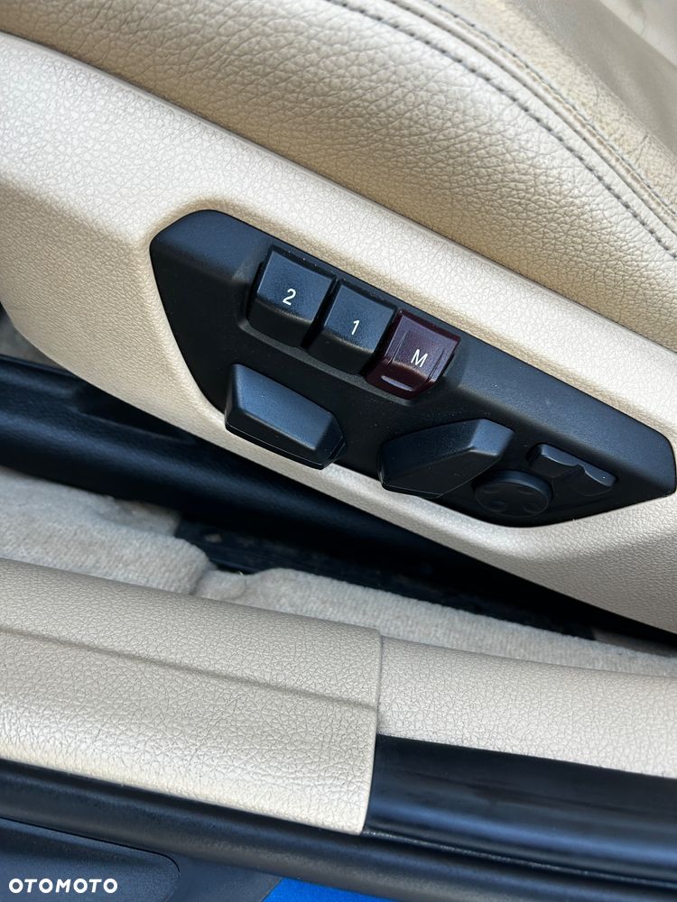 BMW Seria 3 335i xDrive Edition Sport - 25