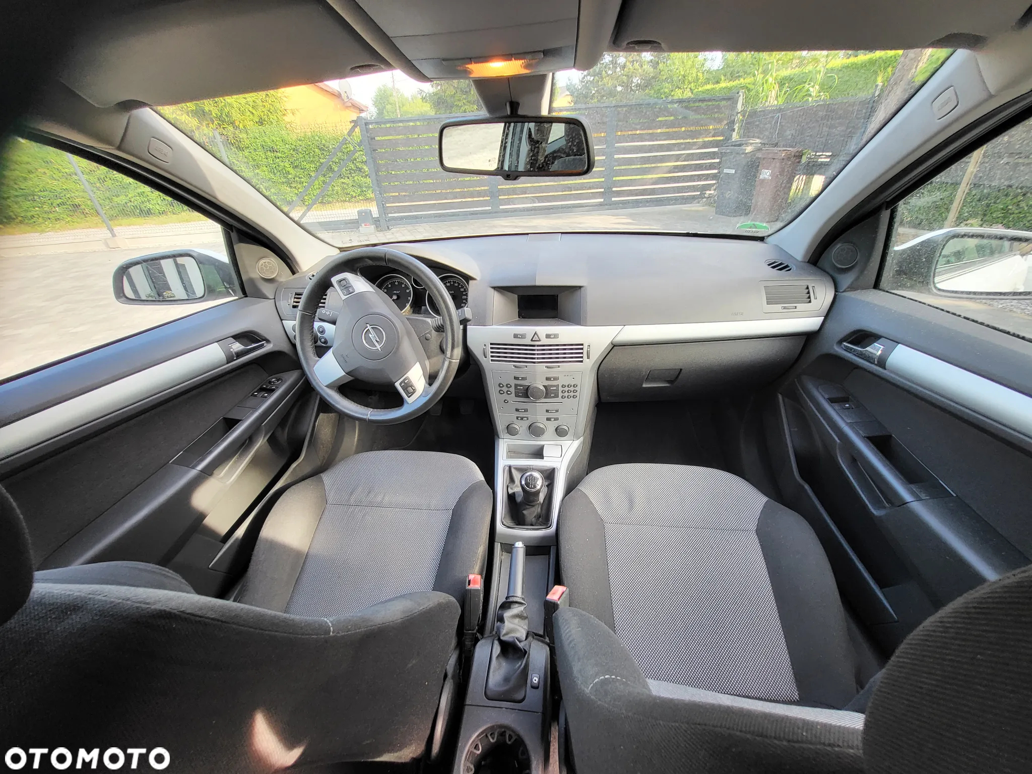 Opel Astra 1.8 Caravan Edition 111 Jahre - 10