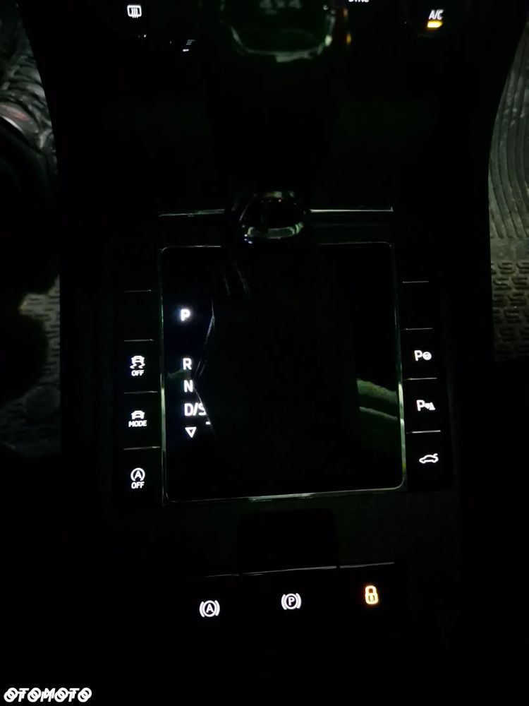 Skoda Superb 2.0 TDI SCR 4x4 Style DSG - 9