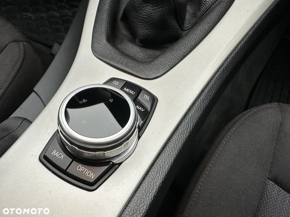 BMW Seria 3 318d DPF Edition Exclusive - 16