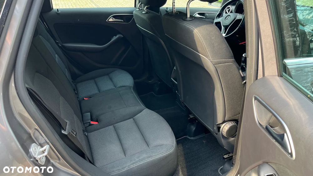 Mercedes-Benz Klasa B 180 (BlueEFFICIENCY) - 16
