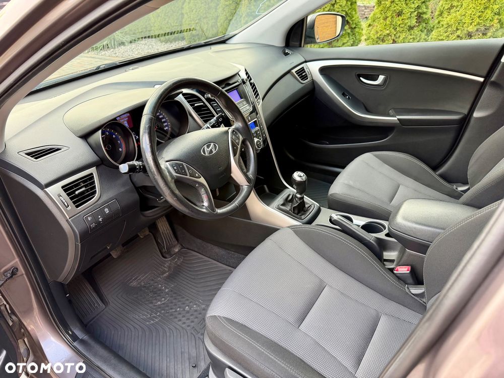 Hyundai i30 1.6 Trend - 17