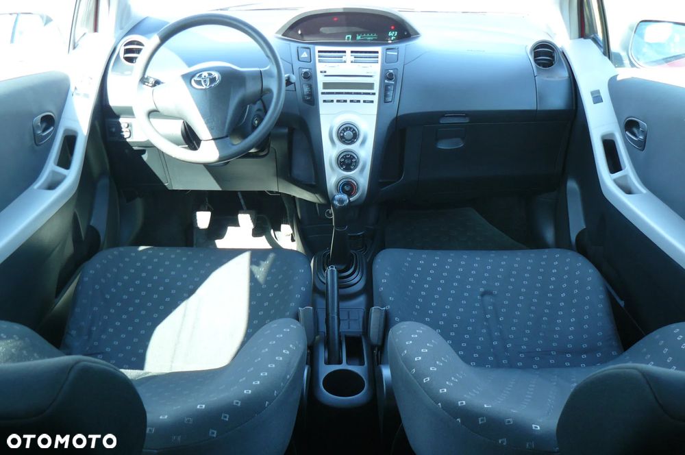 Toyota Yaris - 16