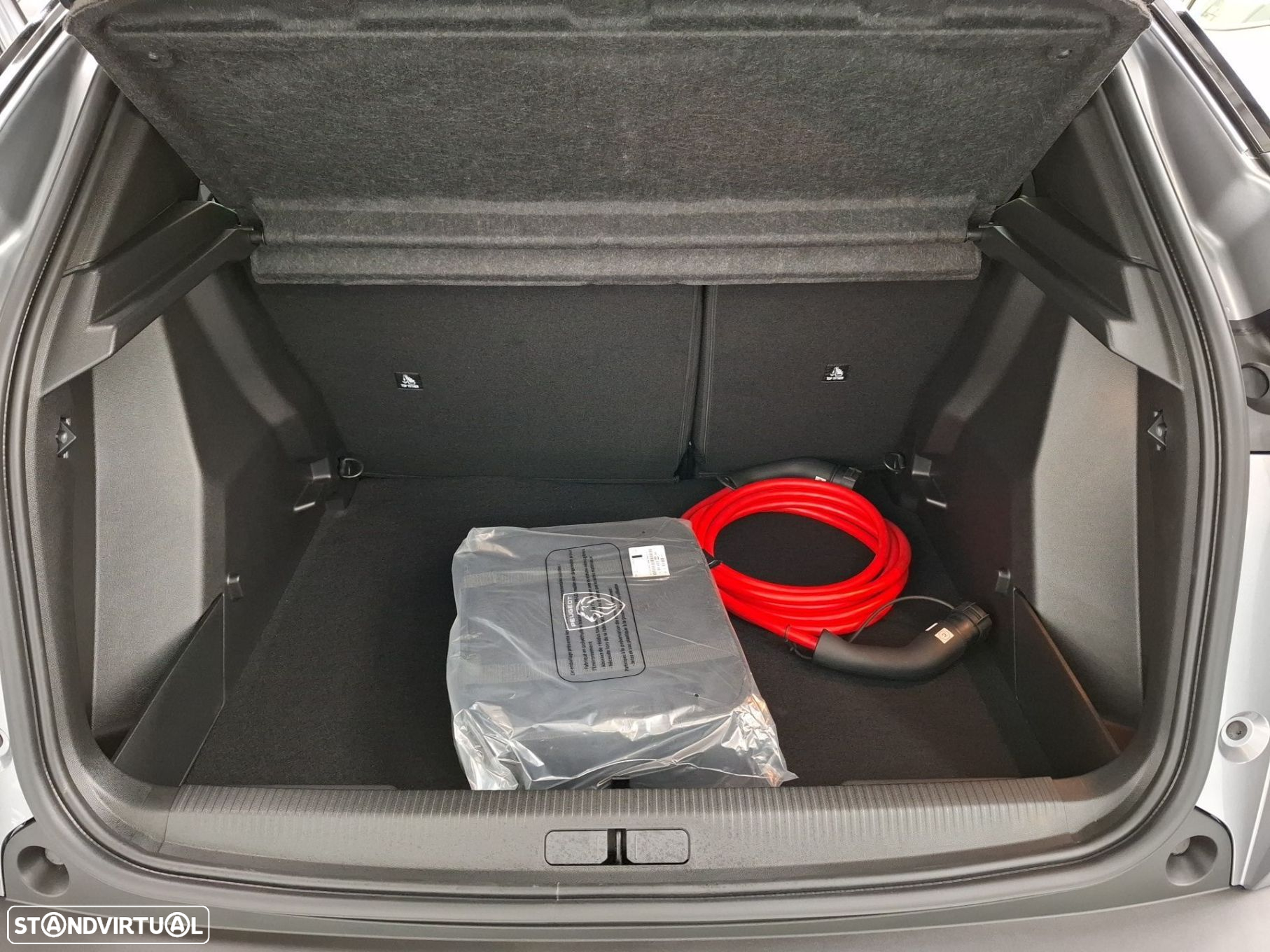 Peugeot e-2008 54 kWh Allure - 22