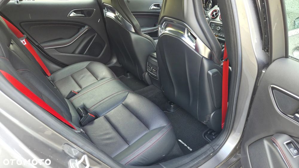 Mercedes-Benz GLA AMG 45 4-Matic - 11