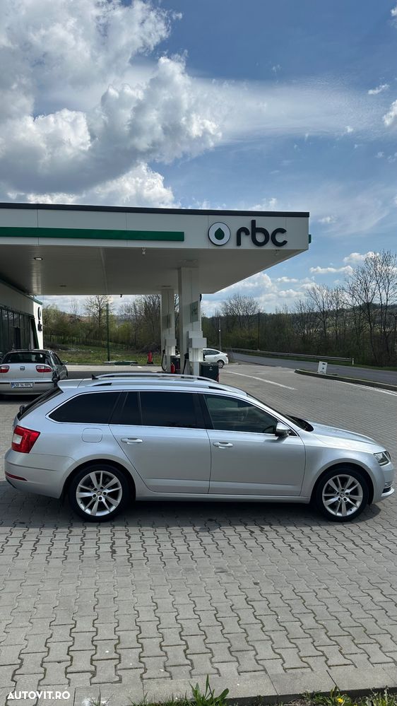 Skoda Octavia 2.0 TDI DSG Style - 9