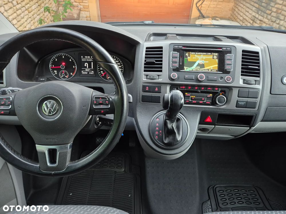 Volkswagen Caravelle - 16