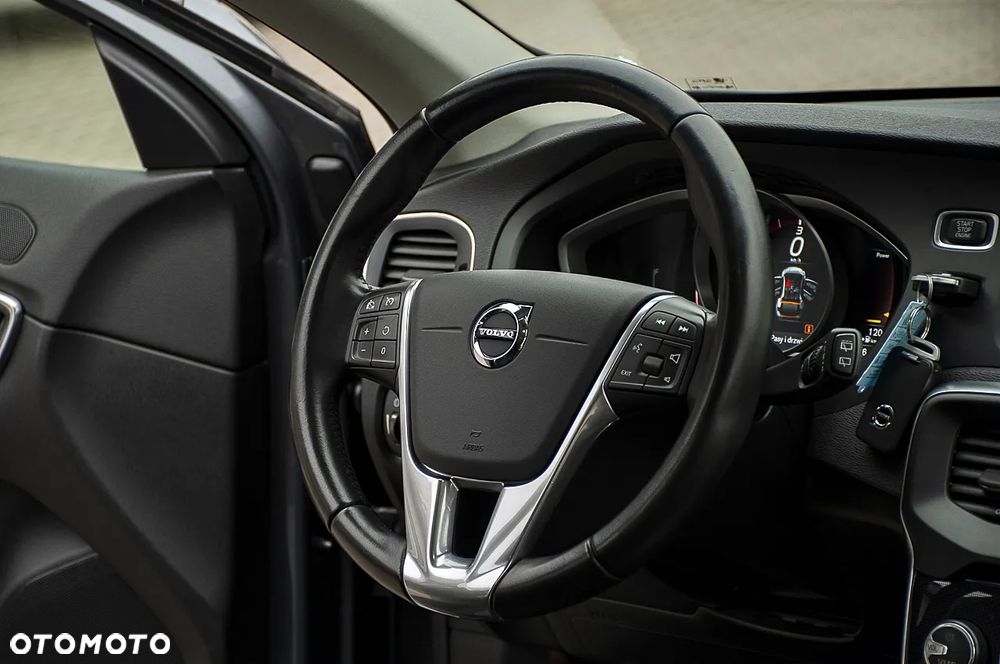Volvo V40 D2 Summum - 31