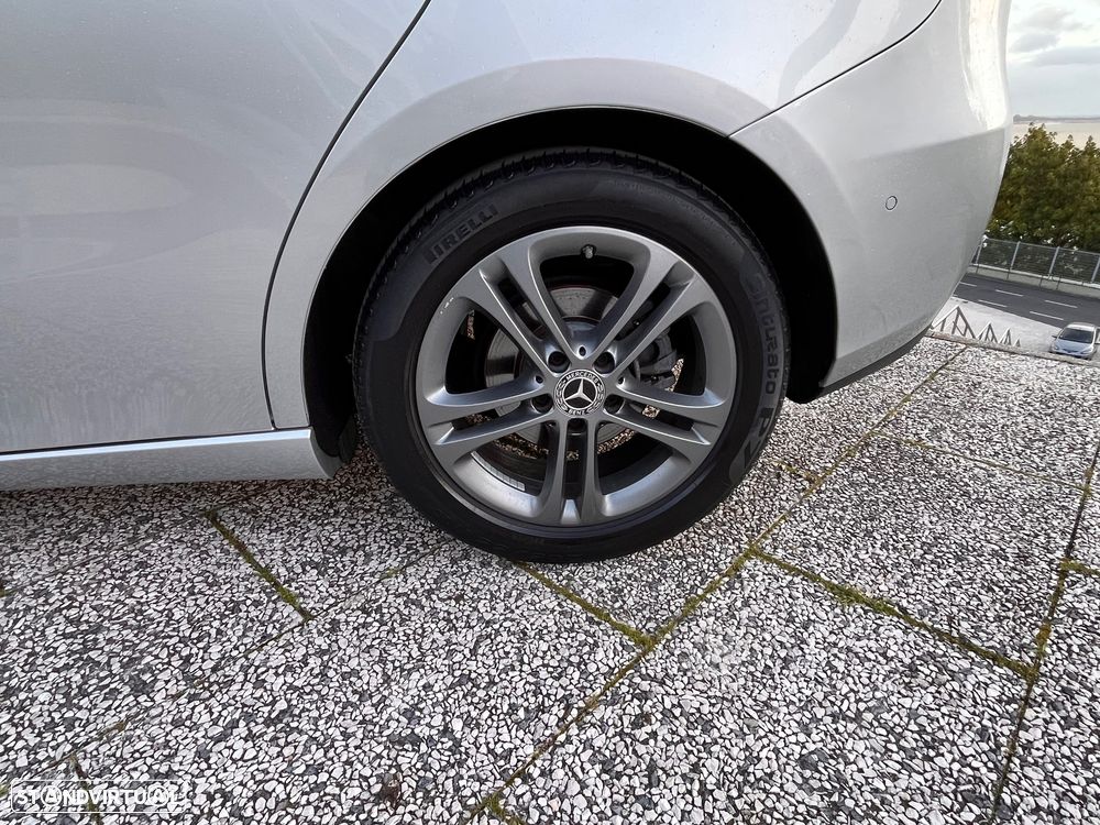Mercedes-Benz B 180 d Style Plus Aut. - 43