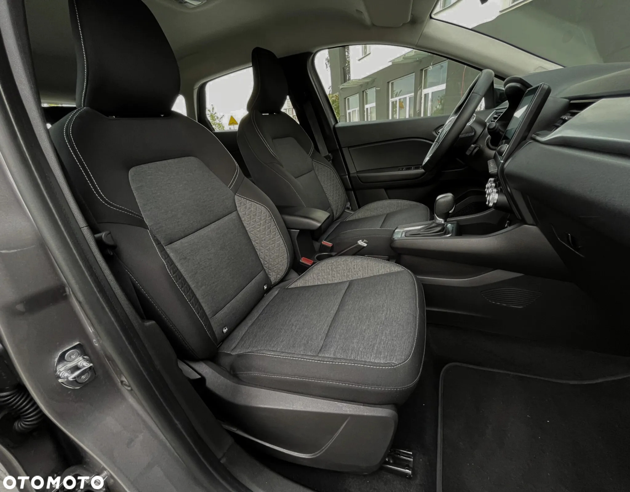 Renault Captur 1.6 E-TECH Full Hybrid 145 Techno - 27