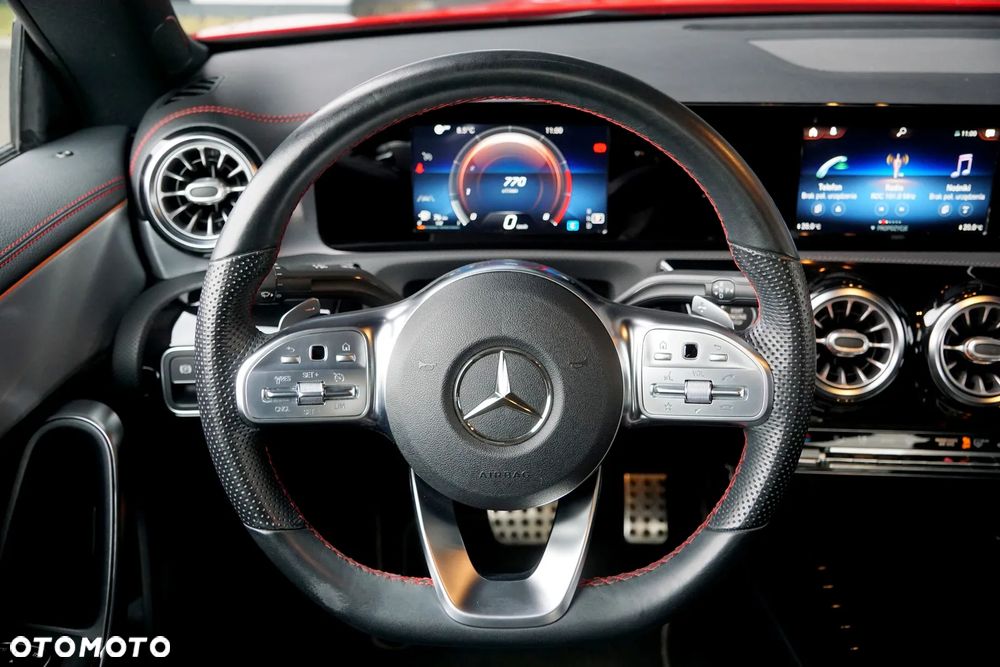 Mercedes-Benz CLA 180 7G-DCT AMG Line - 30
