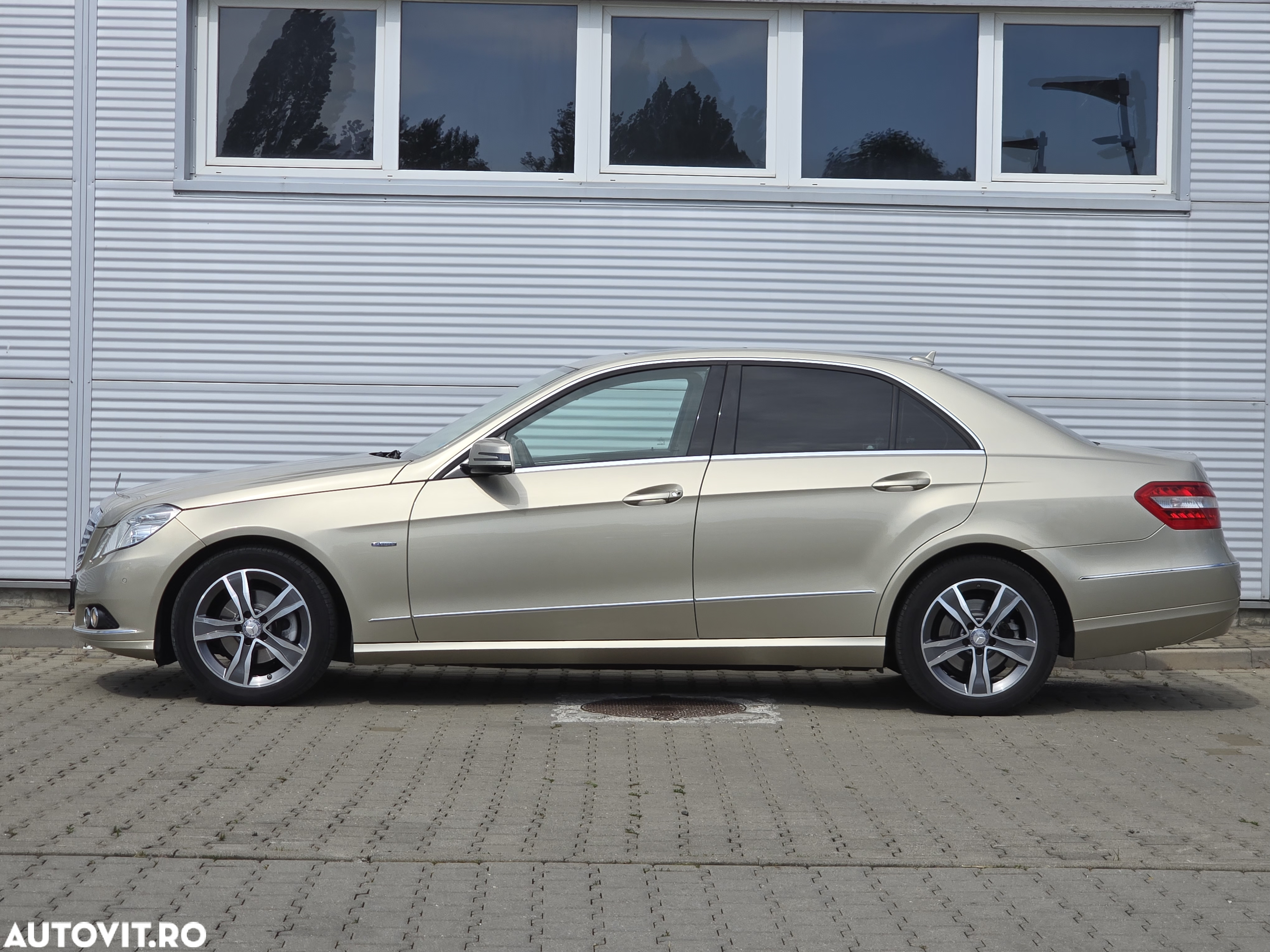 Mercedes-Benz E 220 CDI 7G-TRONIC Elegance - 16