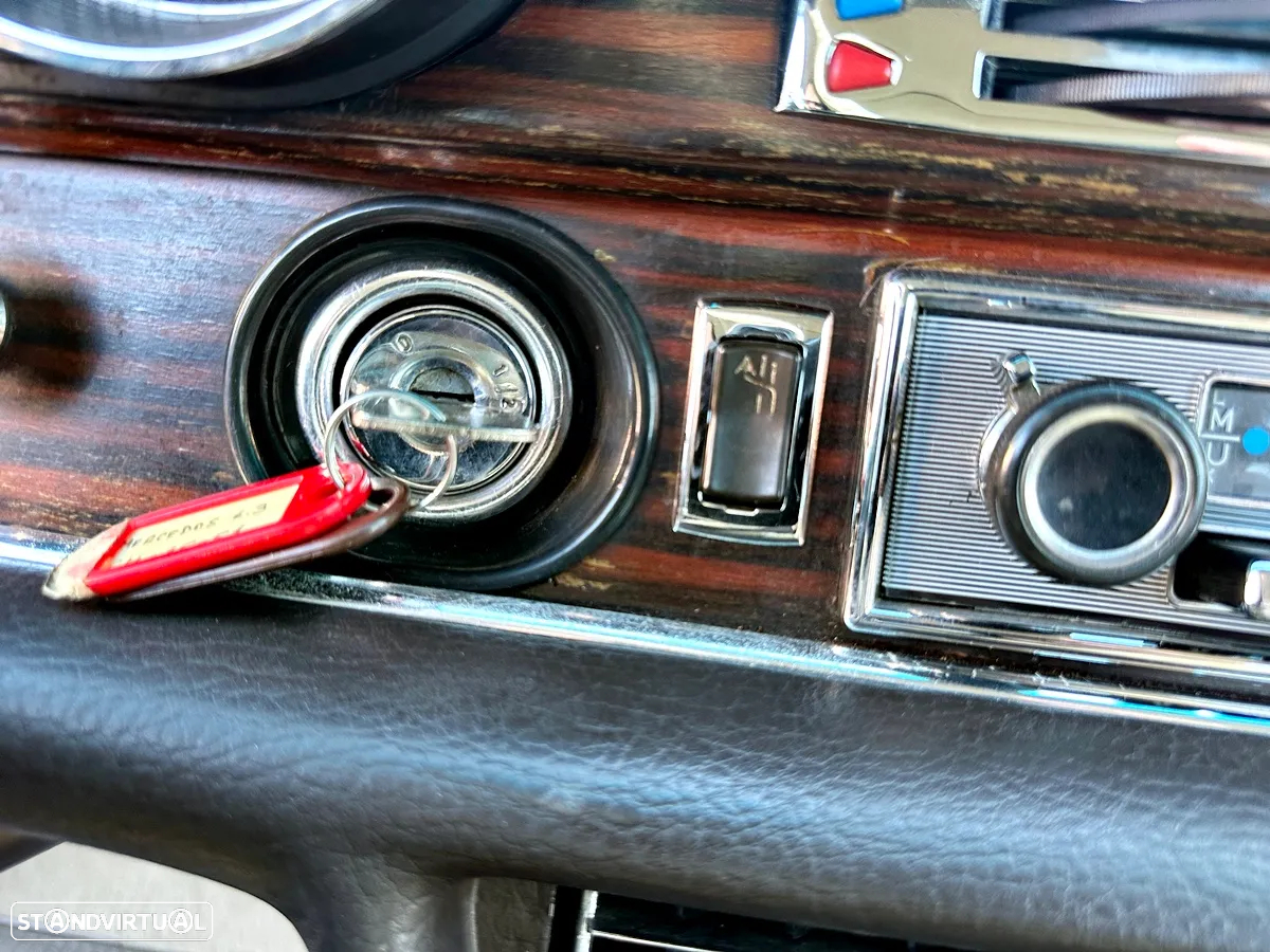 Mercedes-Benz 300 - 25