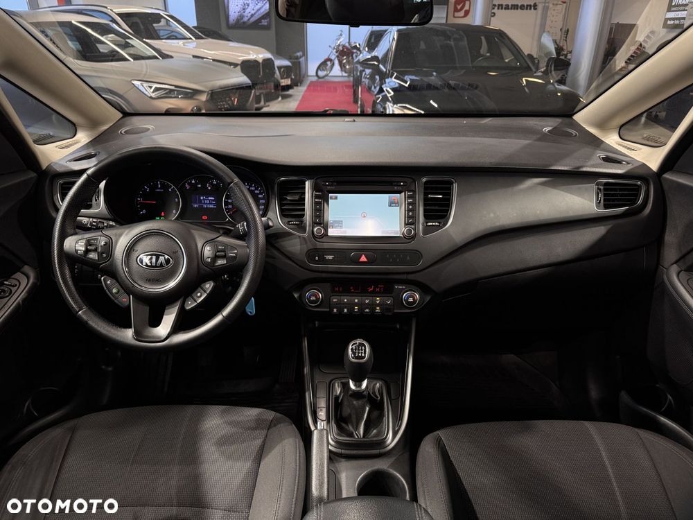 Kia Carens - 21