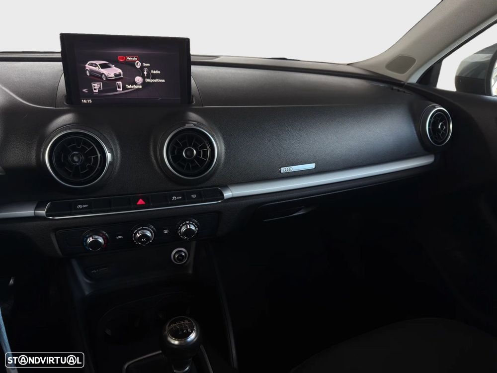 Audi A3 Sportback 1.6 TDI Design - 8