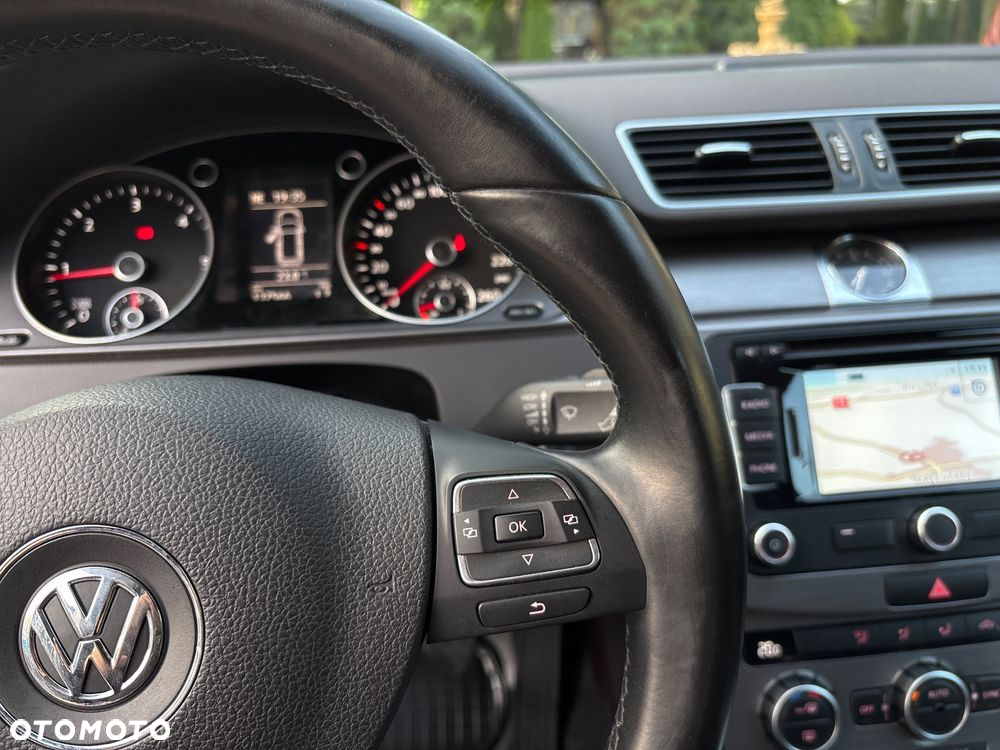 Volkswagen Passat 2.0 TDI Highline - 21