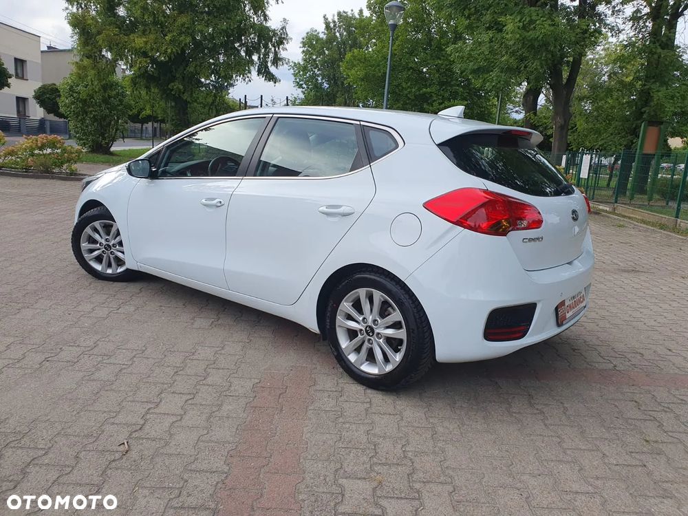Kia Ceed 1.6 GDI XL - 22