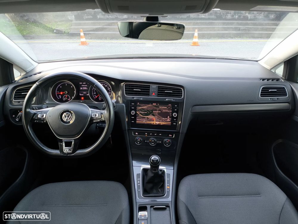 VW Golf Variant 1.6 TDi R-Line - 11